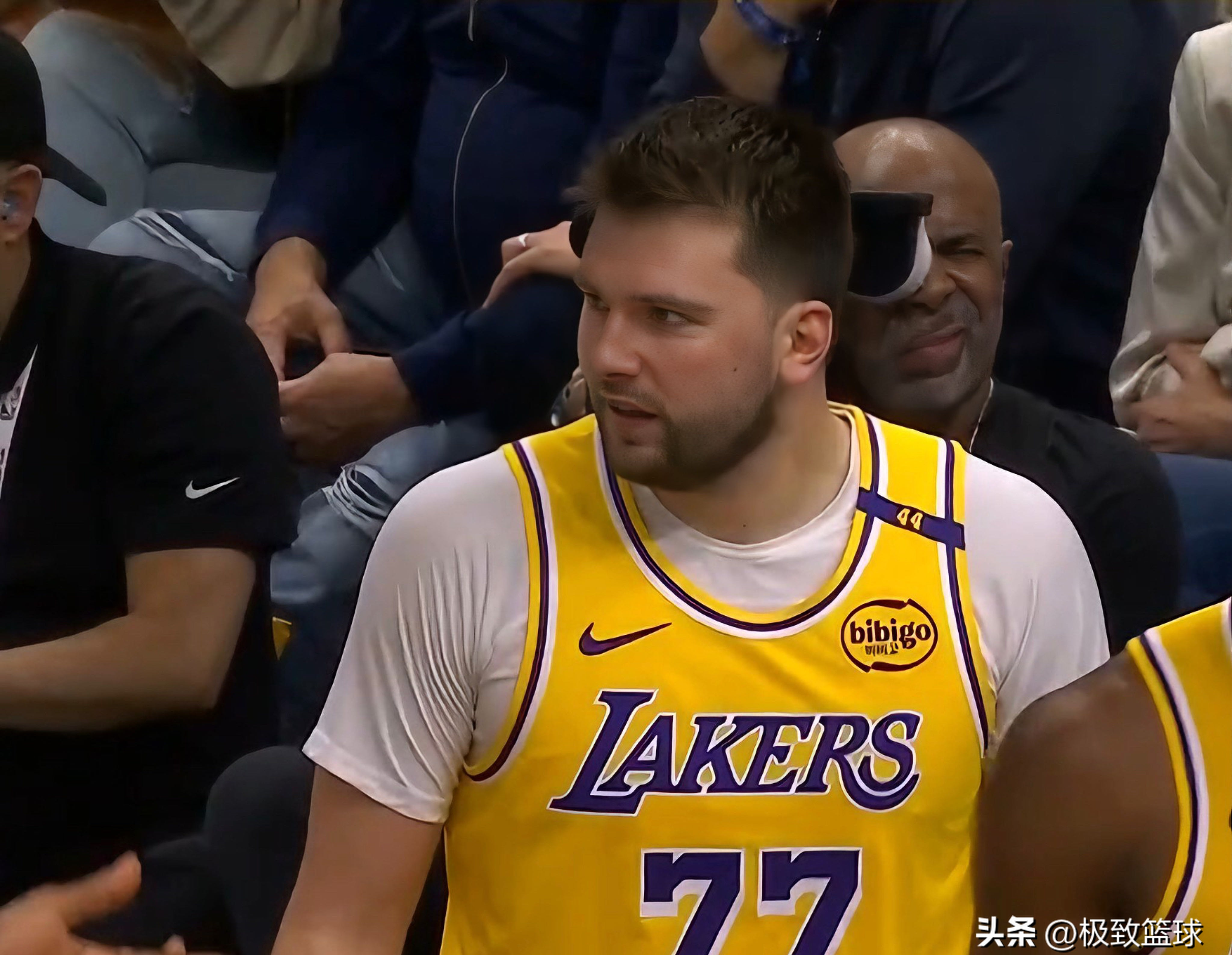 东契奇重返赛场，败北首场状态出色，澳大利亚队观众沸腾！