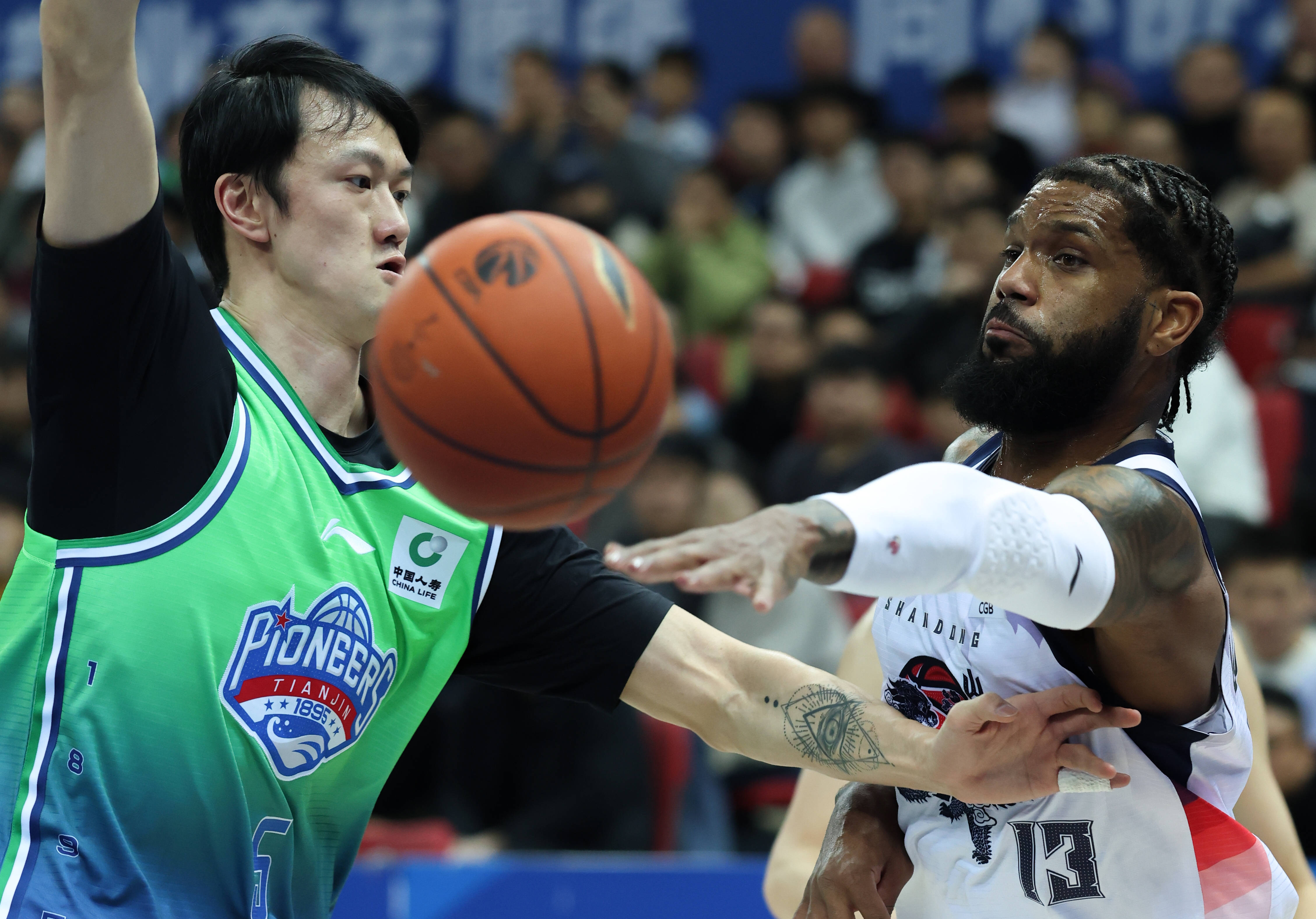 爱游戏体育-这也行？Uzi在公牛比赛中逆转广厦男篮复出首秀，辽宁本钢围绕CBA季后赛回应争议的简单介绍-爱游戏体育